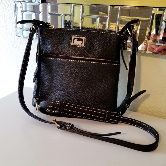 Dooney & Bourke Handbags - Dooney & Bourke black leather crossbody bag